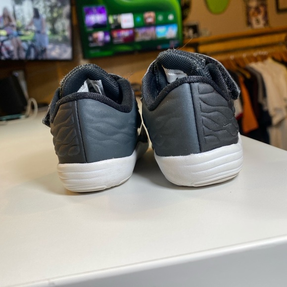 NIKE TODDLER Boy's STELOS RUNNING SHOES #844972 - Picture 4 of 6